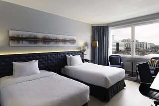 Отель Hilton Helsinki Strand Хельсинки Двухместный номер "Плюс" с 2 отдельными кроватями-4